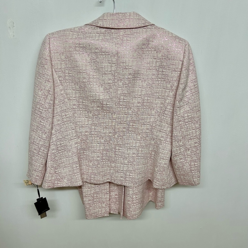 NWT. 2-Pc.Tahari Suit. Light Pink Textured Women's size 12 - Picture 6 of 9